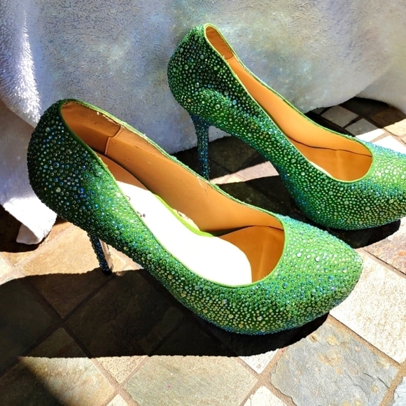 NEW PLEASERS DAY & NIGHT GREEN CRYSTAL RHINESTONE HIDDEN PLATFORM HEELS SIZE 8 - Picture 2 of 6